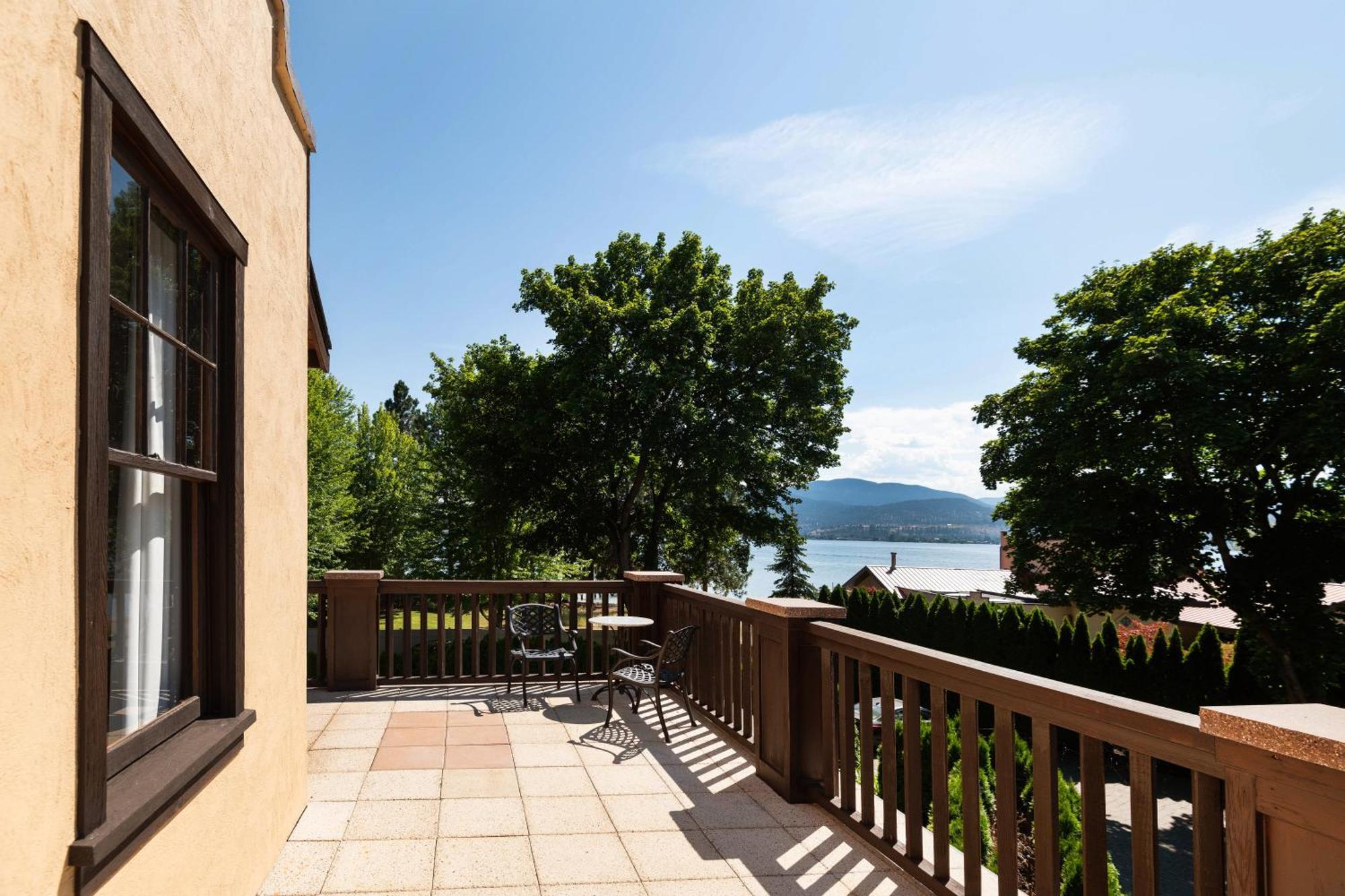 Naramata Inn Exterior foto
